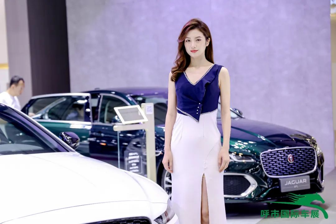 爱游戏官方-包含场外狂欢：车迷盛会与文化展演的词条