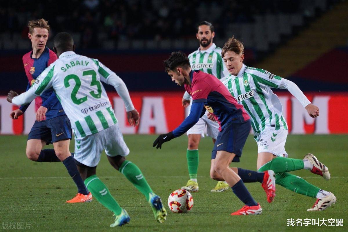 西甲不败神话延续,精彩表现引领球队取胜 西甲不败神话延续,精彩表现引领球队取胜